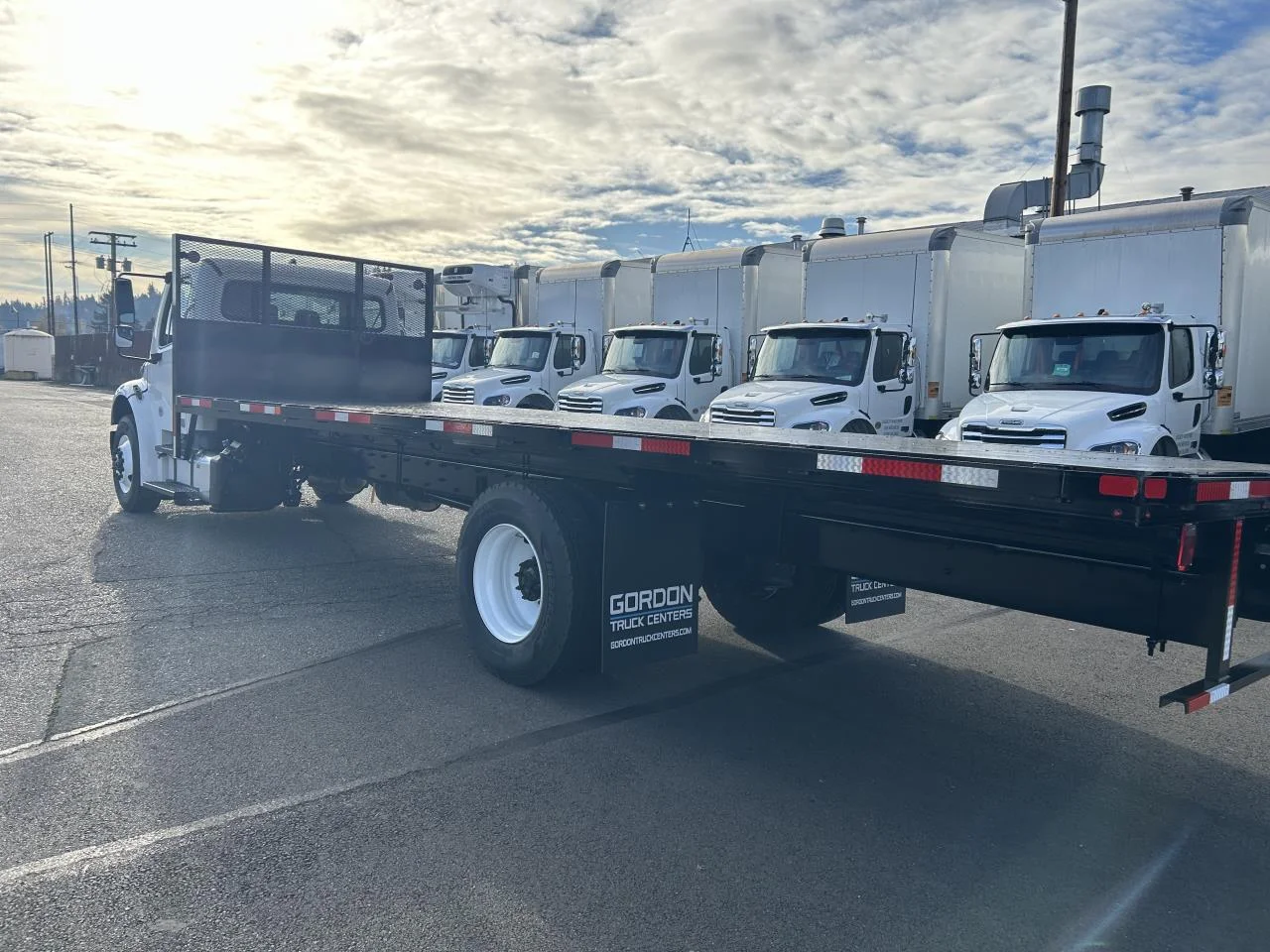 2025 Freightliner M2 106 - image 2