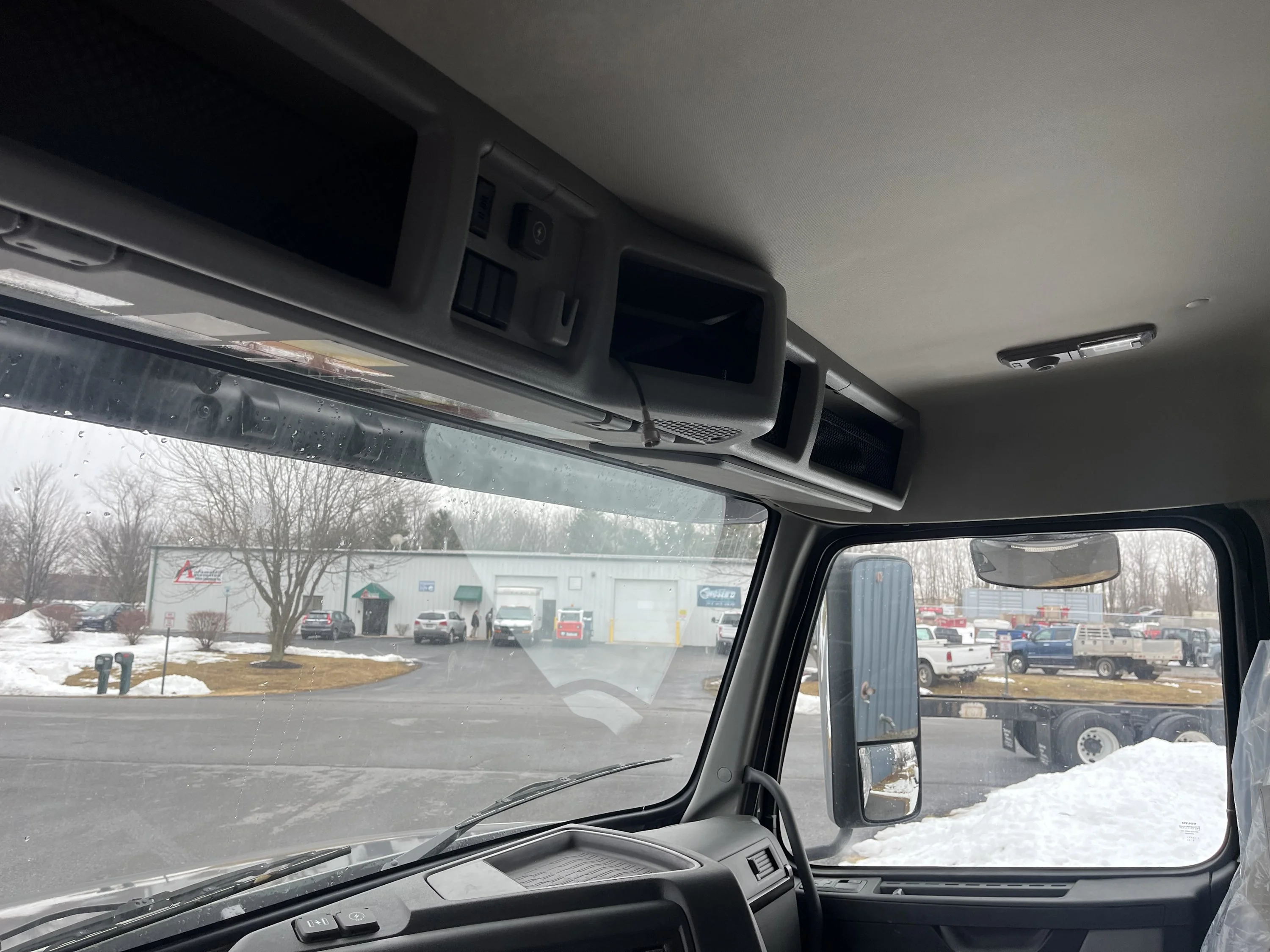 2026 Volvo VHD 300 in Hagerstown, MD — photo 11