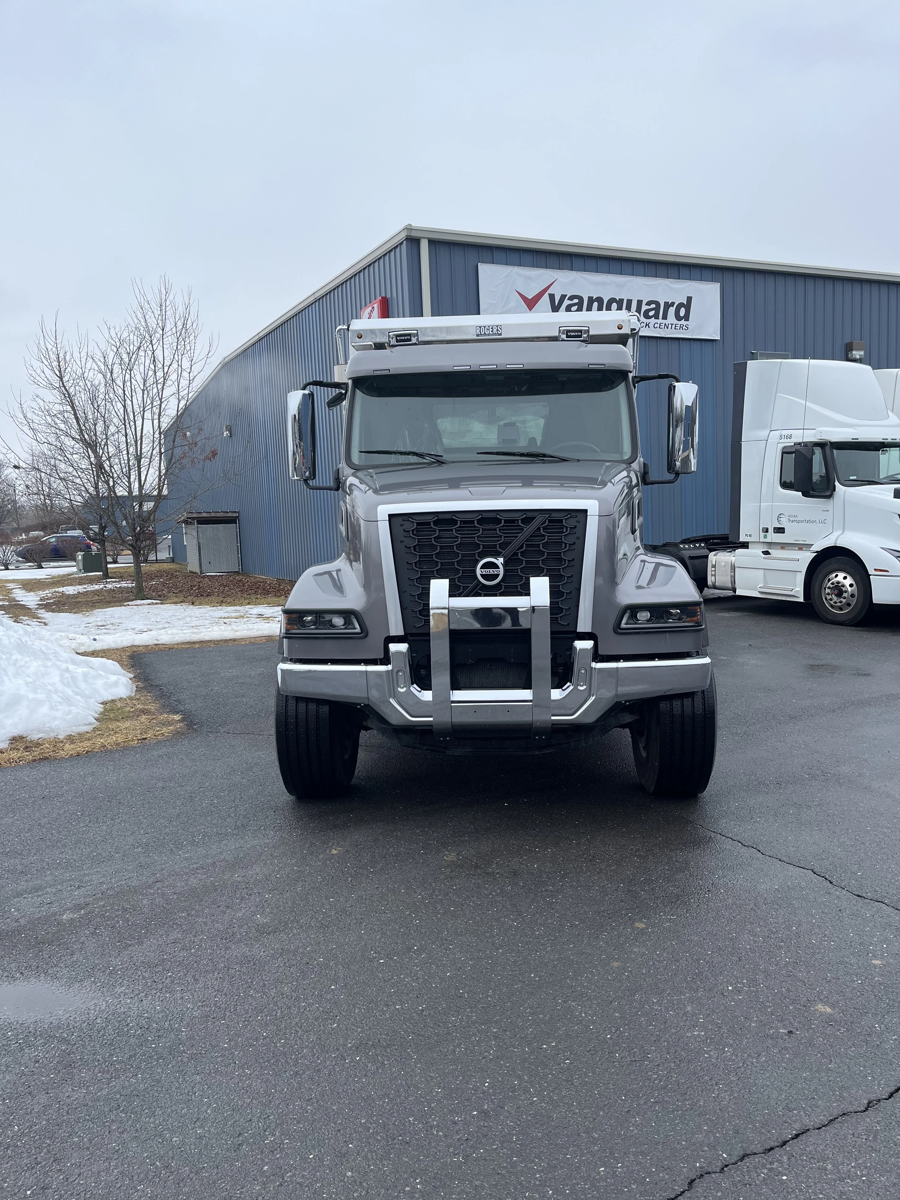 2026 Volvo VHD 300 in Hagerstown, MD — photo 2