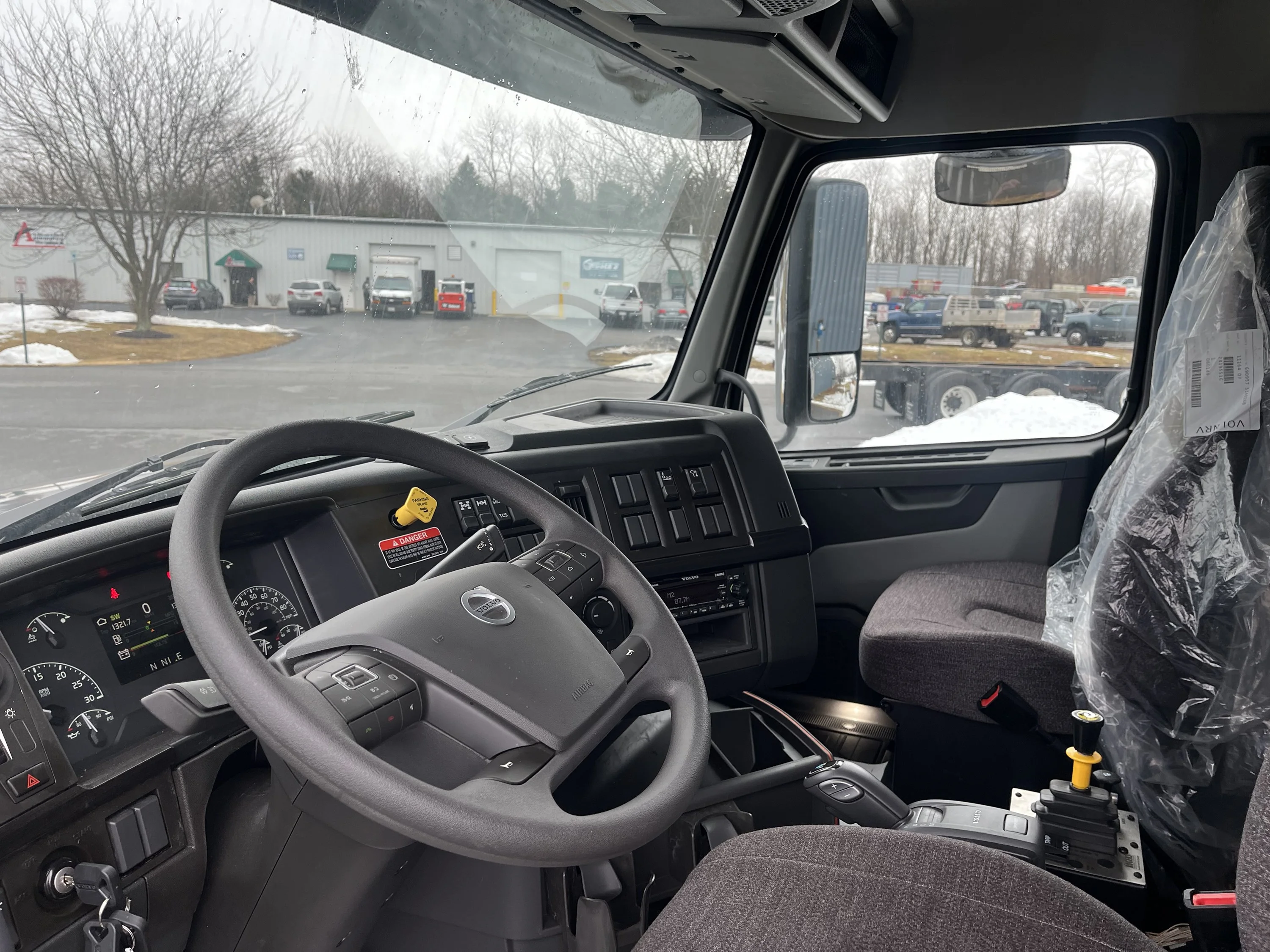 2026 Volvo VHD 300 in Hagerstown, MD — photo 10