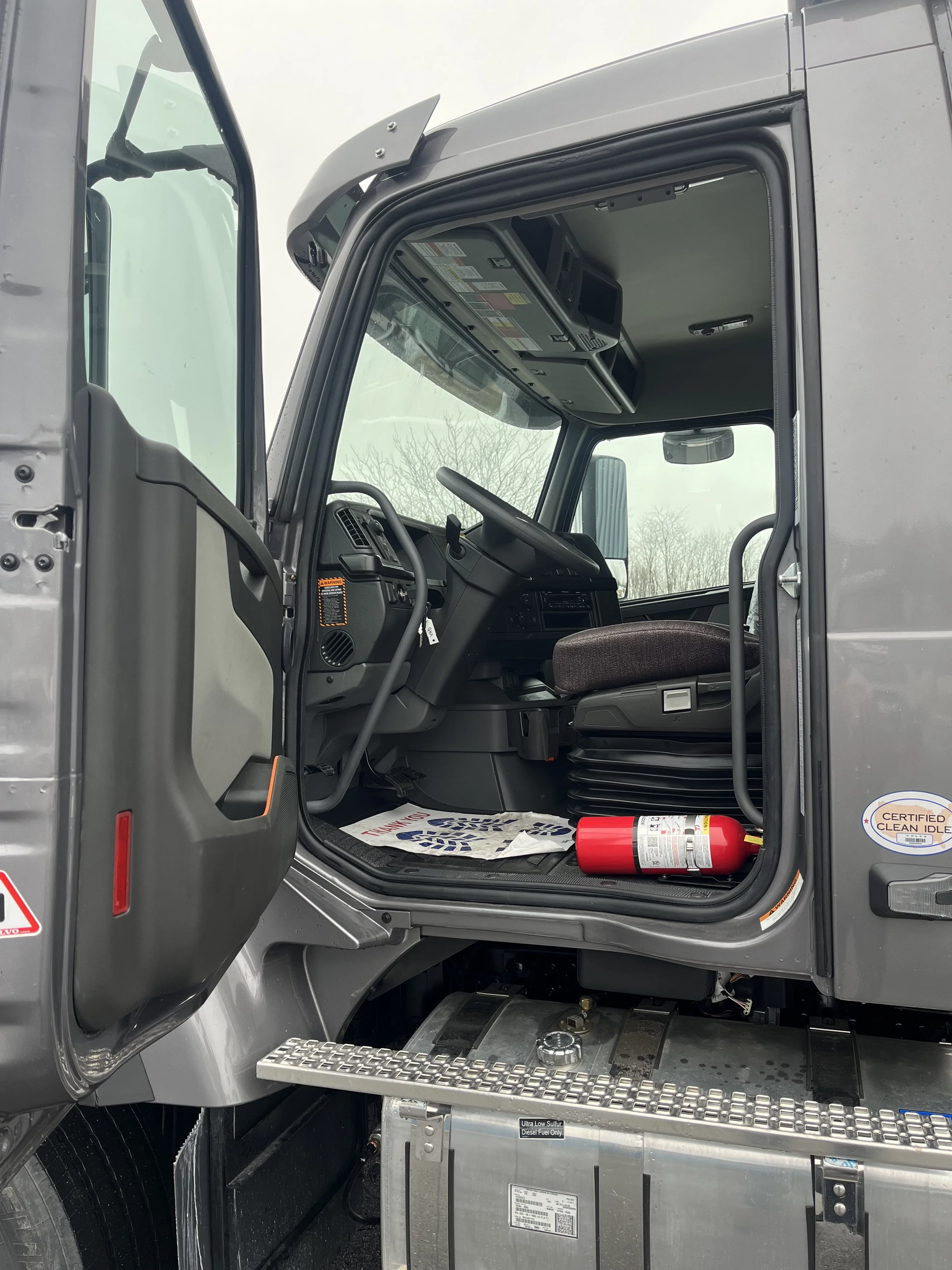 2026 Volvo VHD 300 in Hagerstown, MD — photo 9