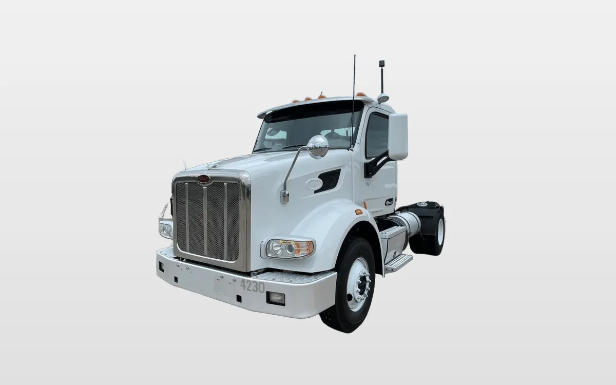2020 PETERBILT 567 - image 1