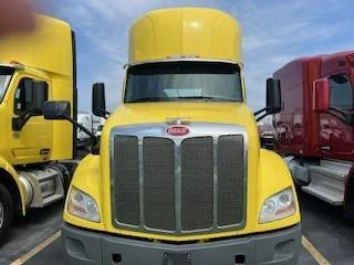 2021 Peterbilt 579 in Columbus, OH — photo 4