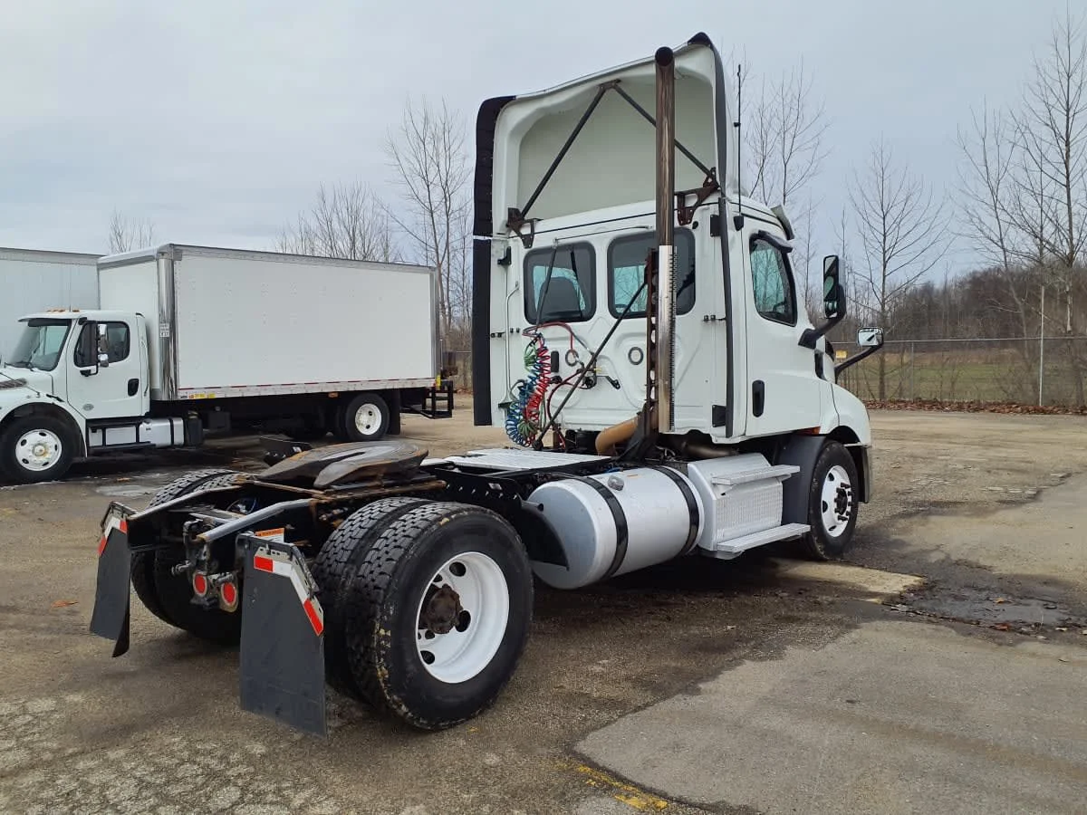 2019 Freightliner Cascadia in Wayland, MI — photo 4