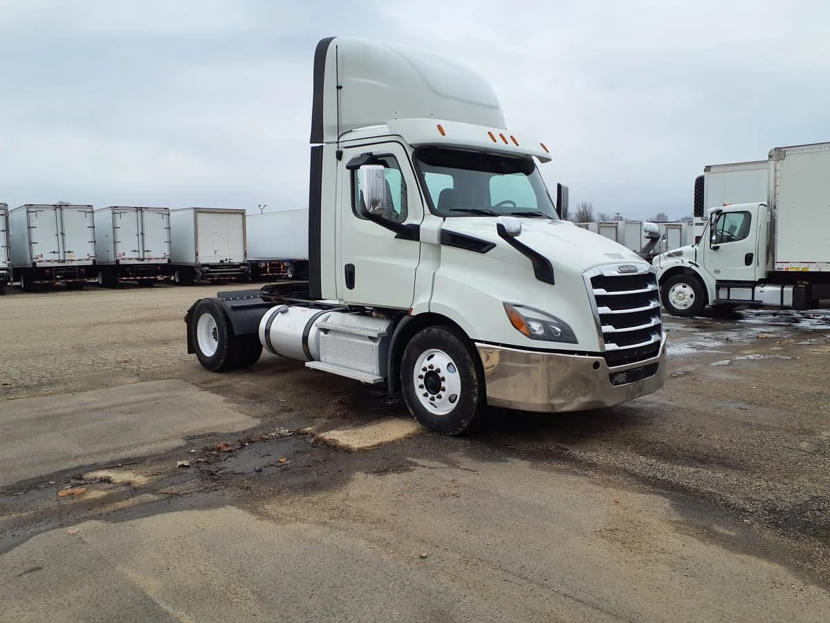 2019 Freightliner Cascadia in Wayland, MI — photo 3