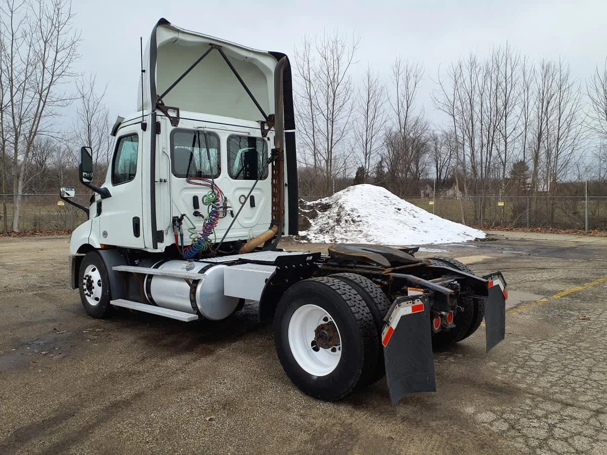 2019 Freightliner Cascadia in Wayland, MI — photo 6