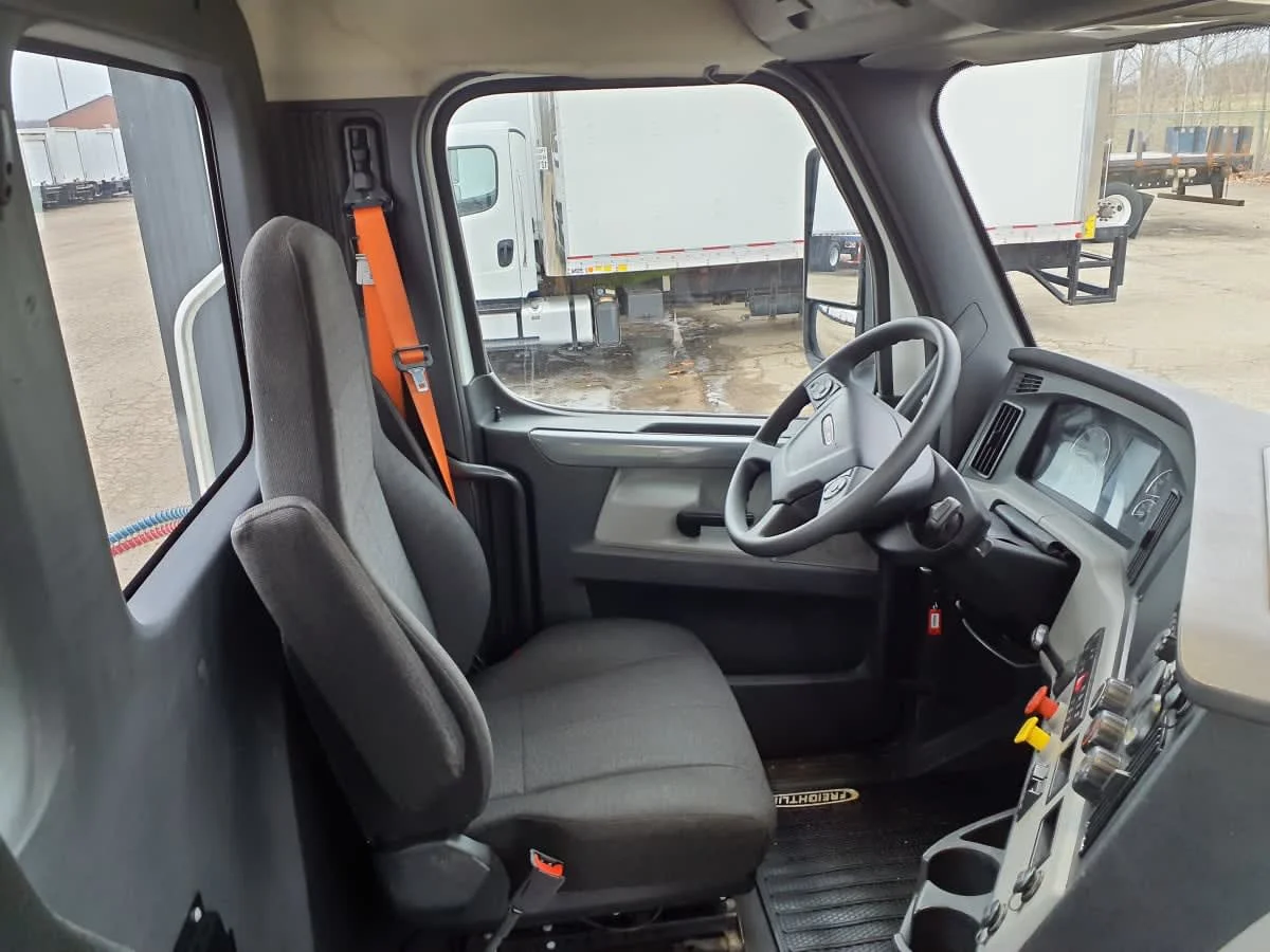 2019 Freightliner Cascadia in Wayland, MI — photo 7