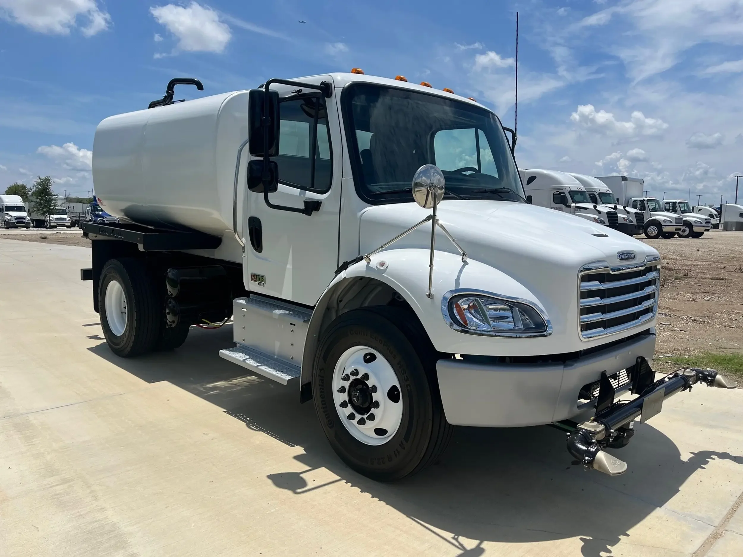 2026 Freightliner M2 106 - image 3