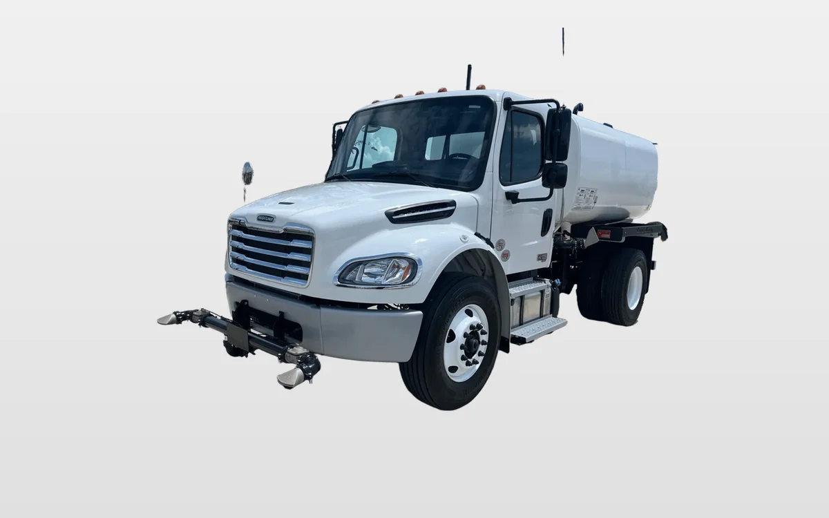 2026 Freightliner M2 106 - image 1