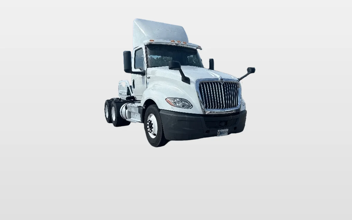 2019 International LT - image 1