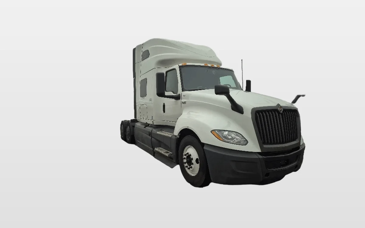 2023 International LT - image 1