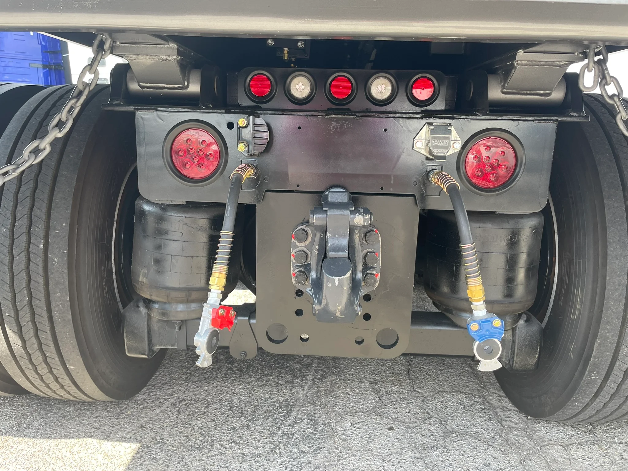 2025 Volvo VHD 300 in Fort Worth, TX — photo 6