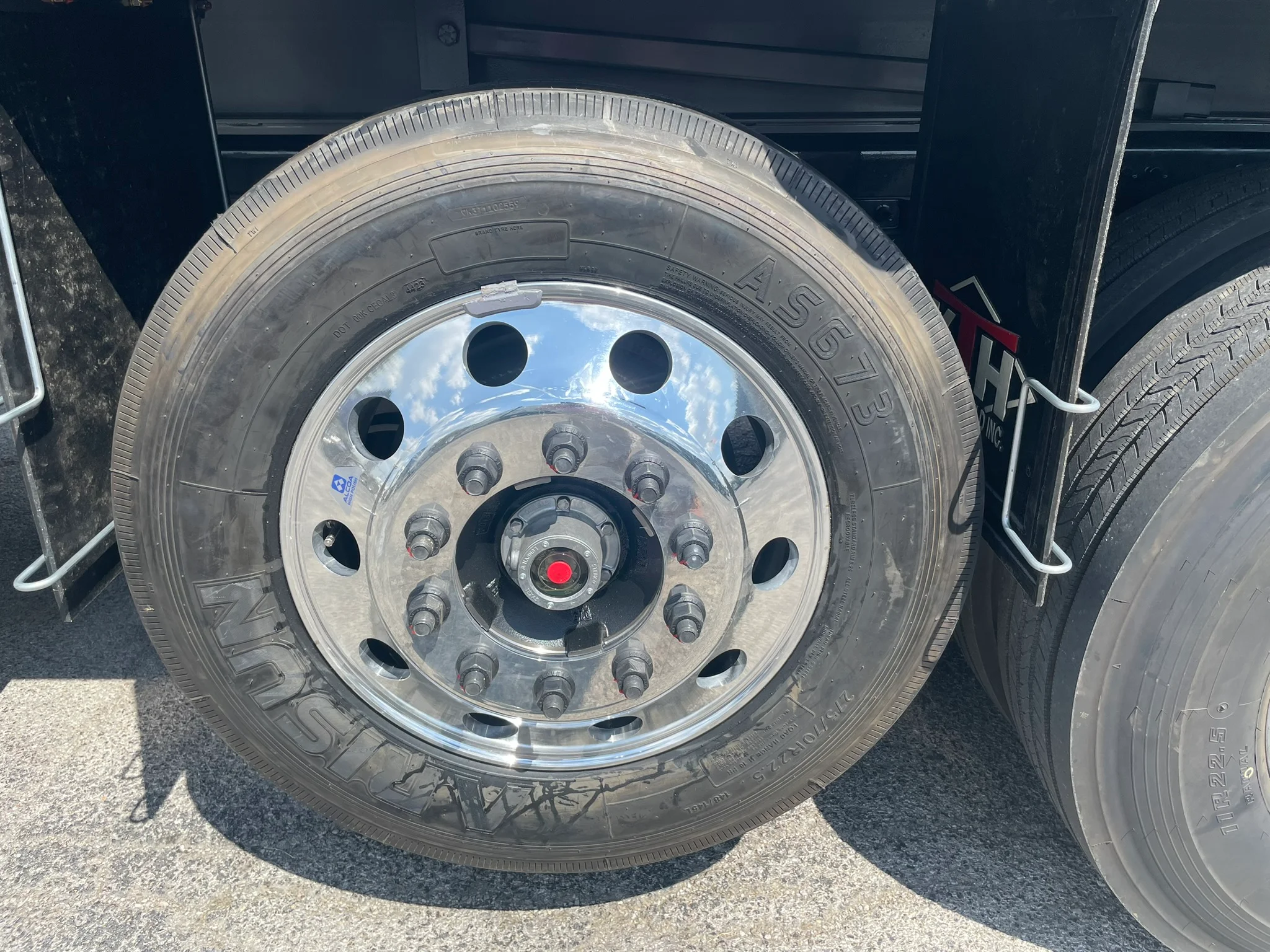 2025 Volvo VHD 300 in Fort Worth, TX — photo 10
