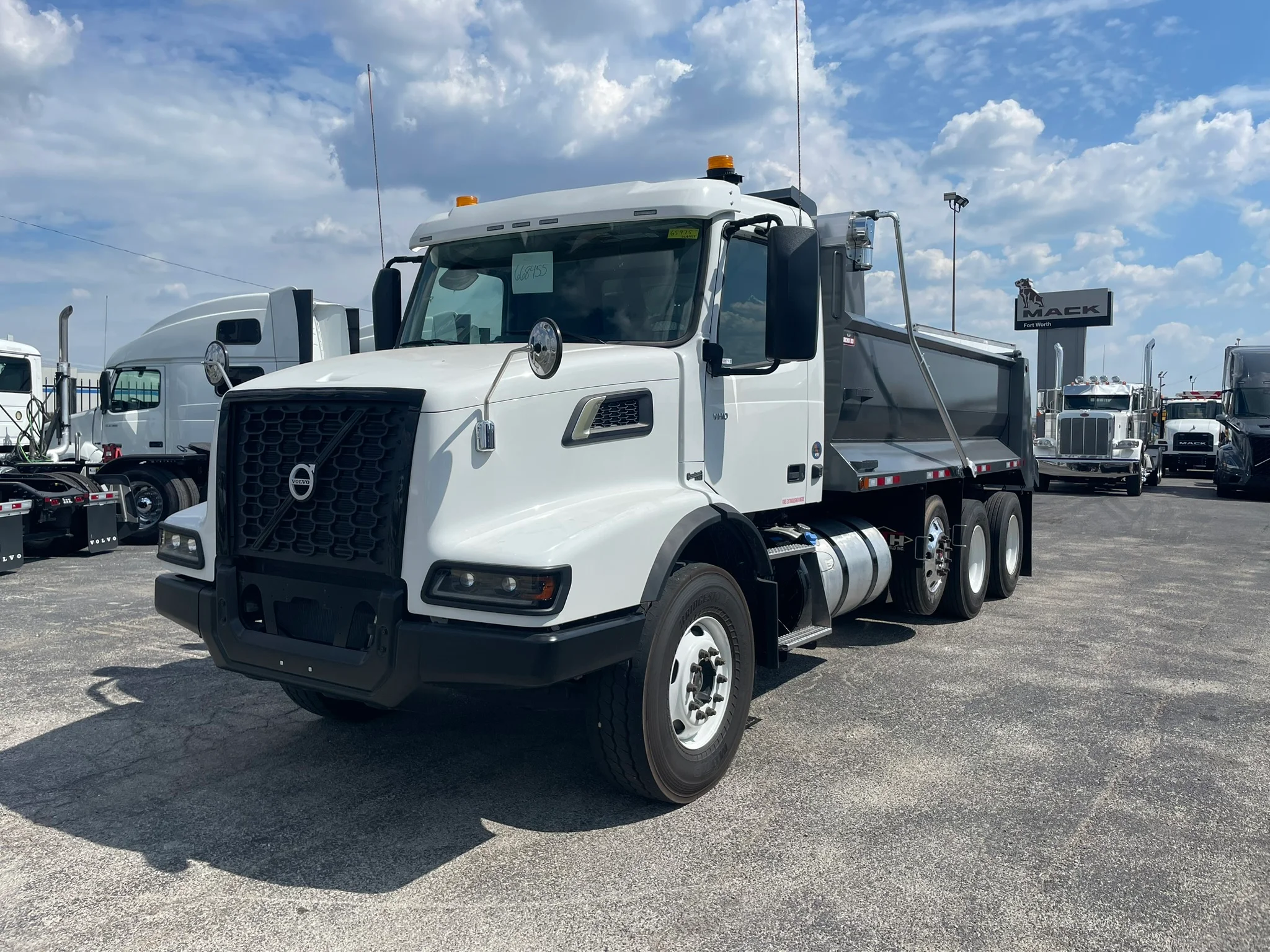 2025 Volvo VHD 300 in Fort Worth, TX