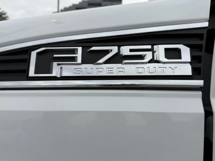 2027 Ford F-750 — photo 10
