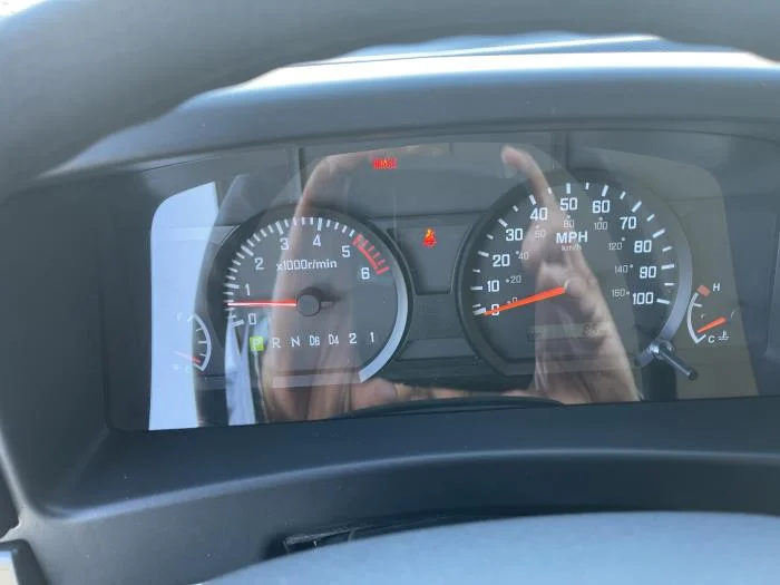 2025 Isuzu NPR - image 16