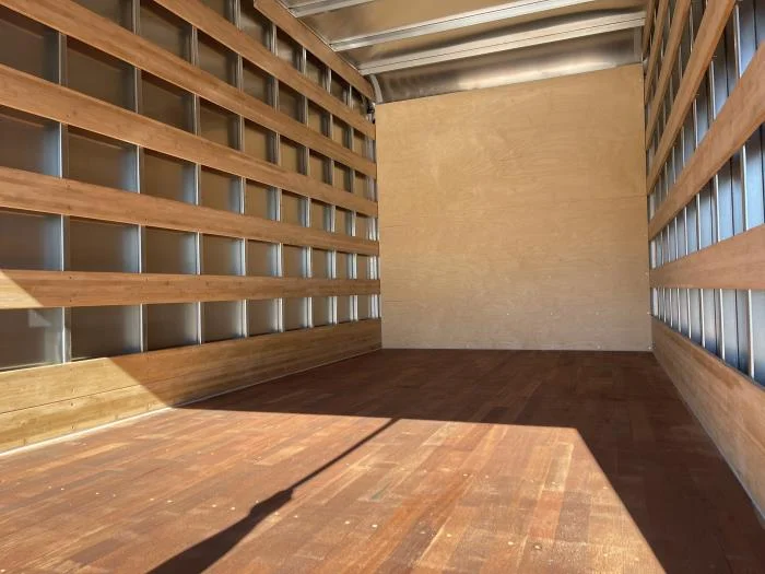 2025 Isuzu NPR - image 10