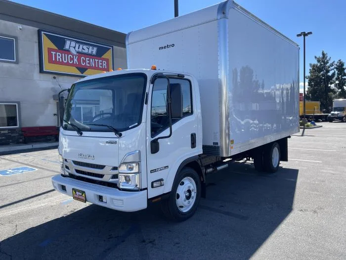 2025 Isuzu NPR - image 2