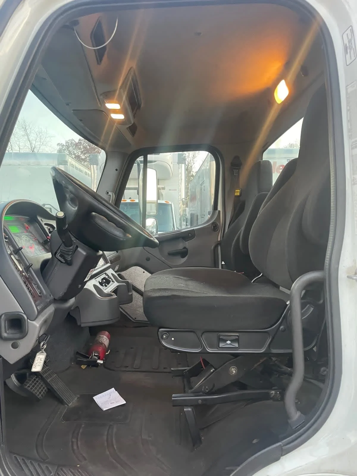 2016 Freightliner M2 106 - image 7