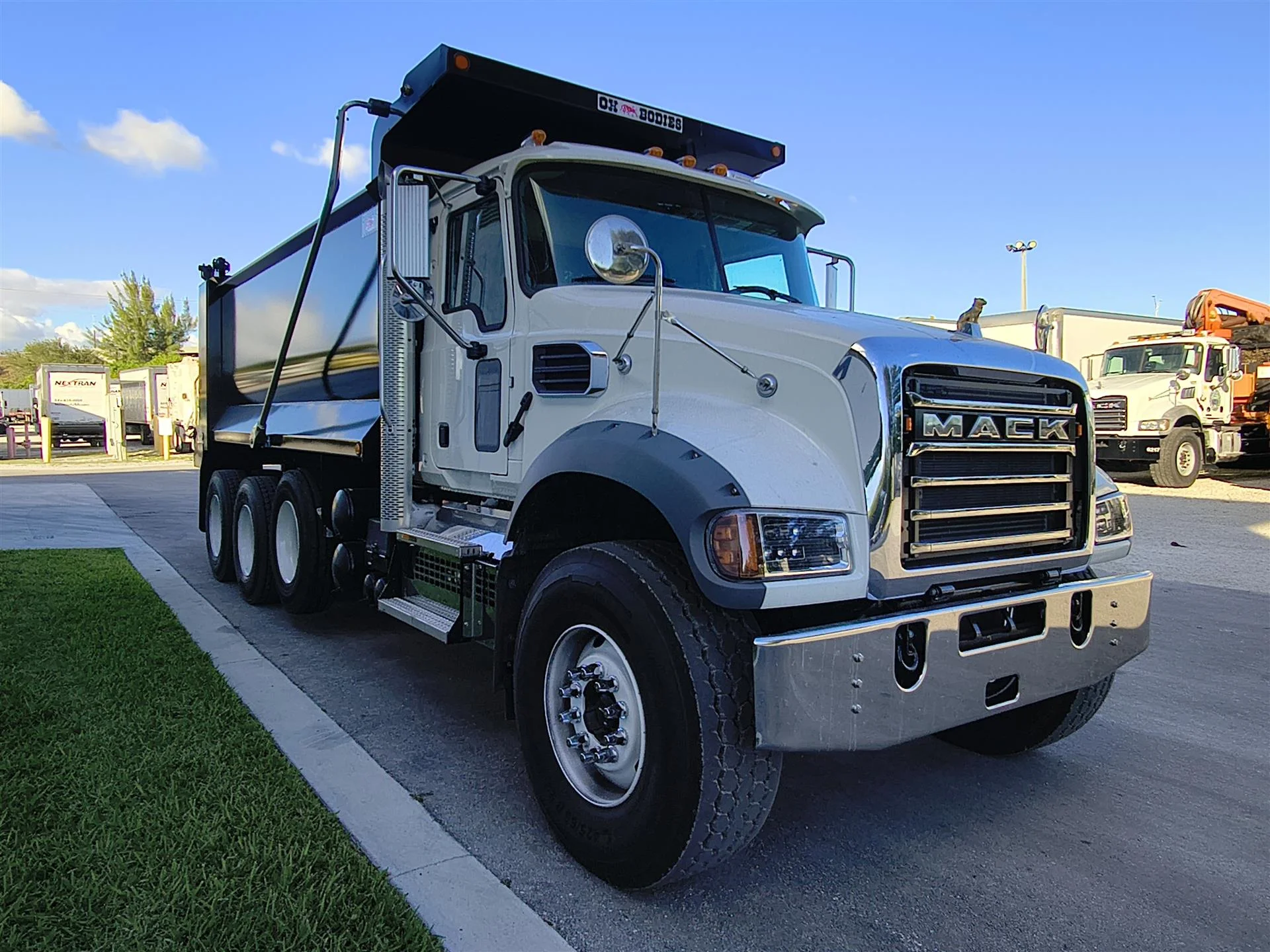 2026 Mack Granite in Fort Lauderdale, FL — photo 4