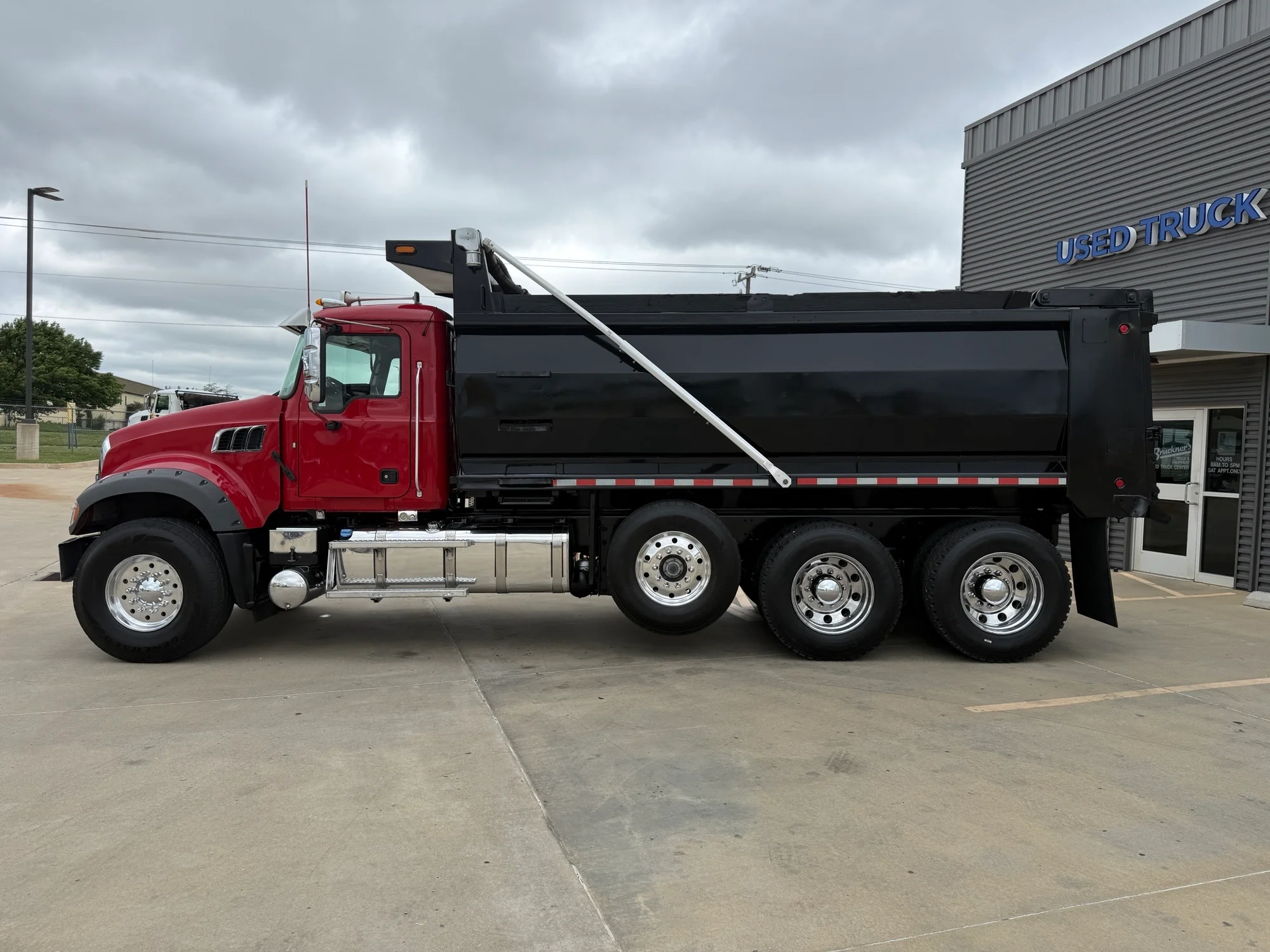 2020 Mack Granite in Oklahoma City, OK — photo 8