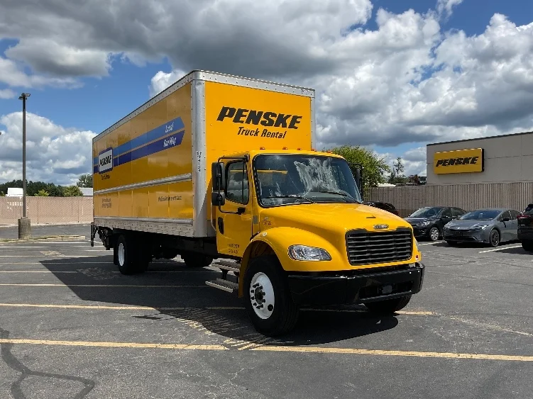 2022 Freightliner M2 106 in Gahanna, OH