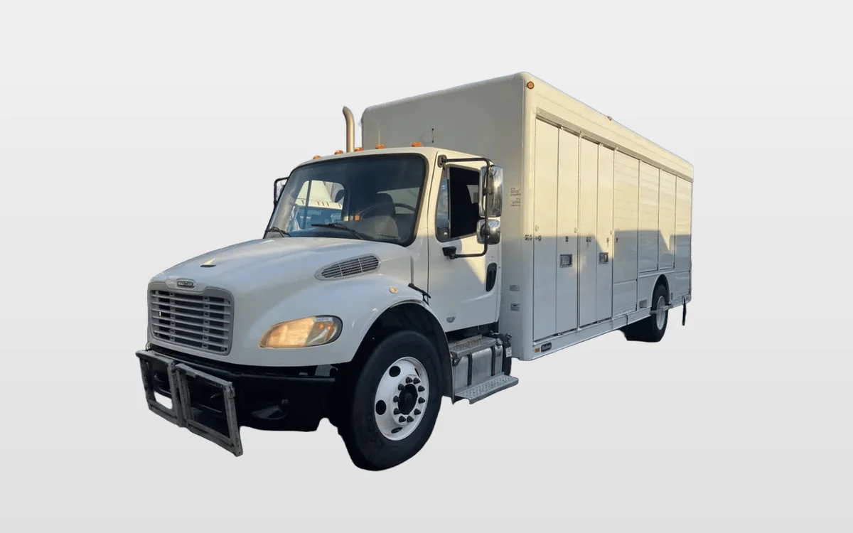 2014 Freightliner M2 106 - image 1
