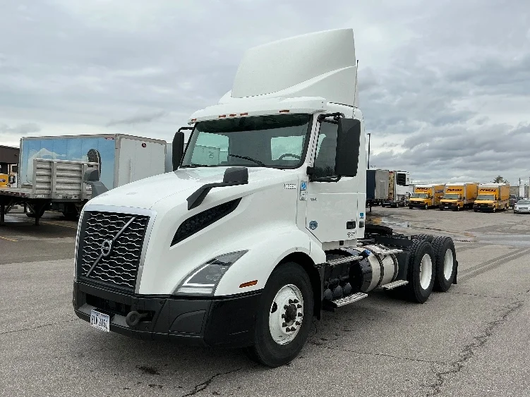 2019 Volvo VNL 300 - image 3