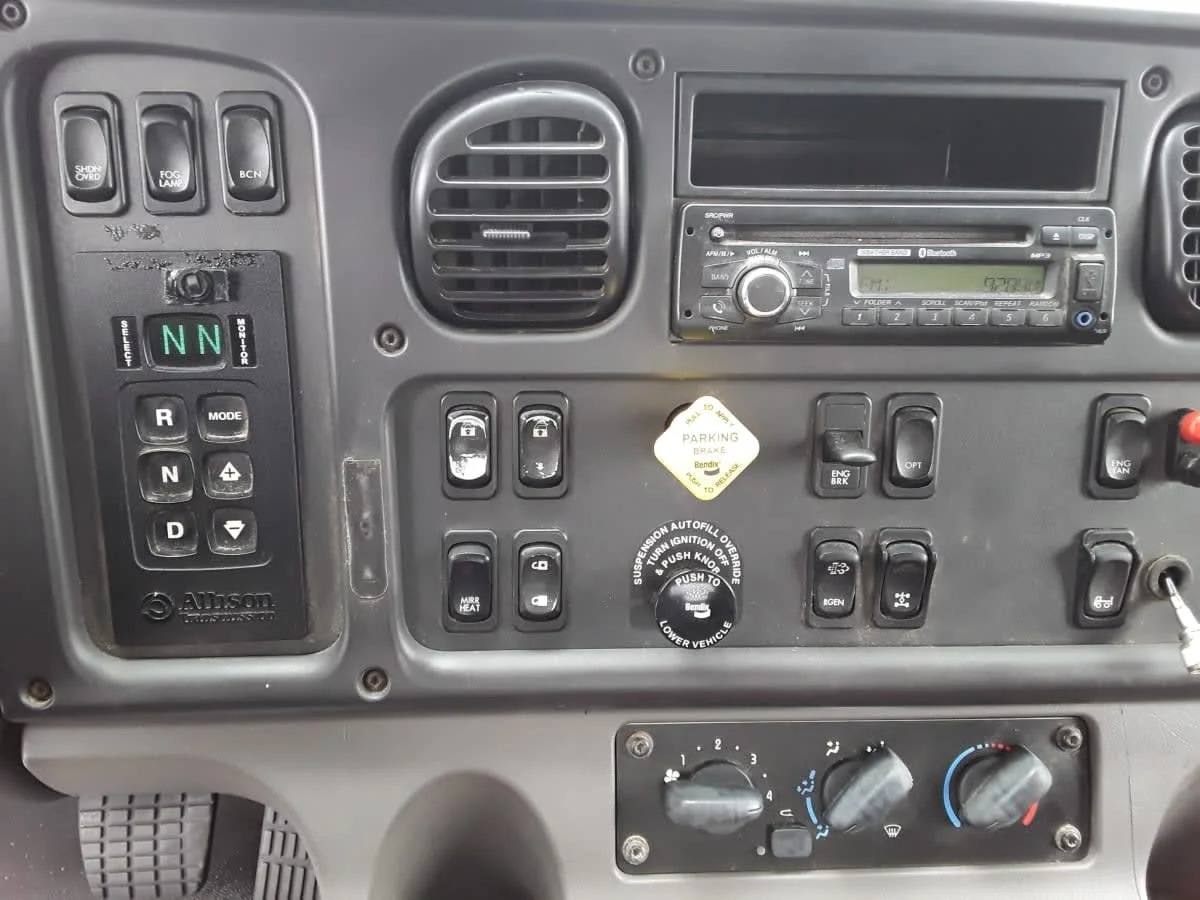 2017 Freightliner M2 112 - image 10