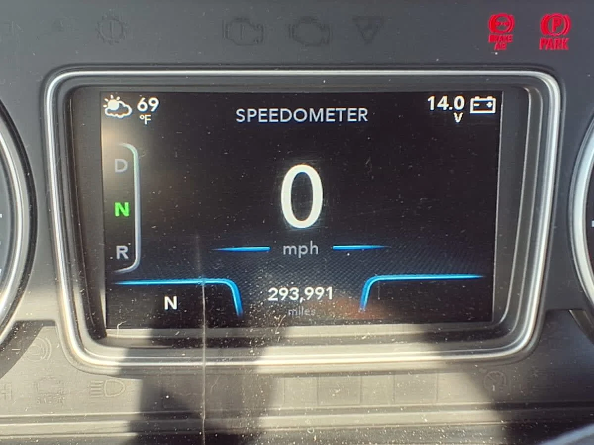 2019 International LT in Minneapolis, MN — photo 12