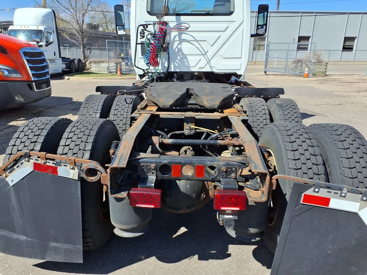 2019 International LT in Minneapolis, MN — photo 10