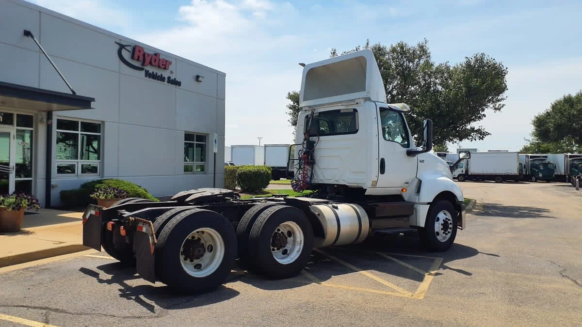 2019 International LT in Bolingbrook, IL — photo 4