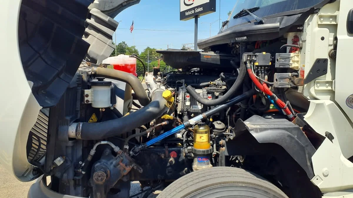 2019 International LT in Bolingbrook, IL — photo 9