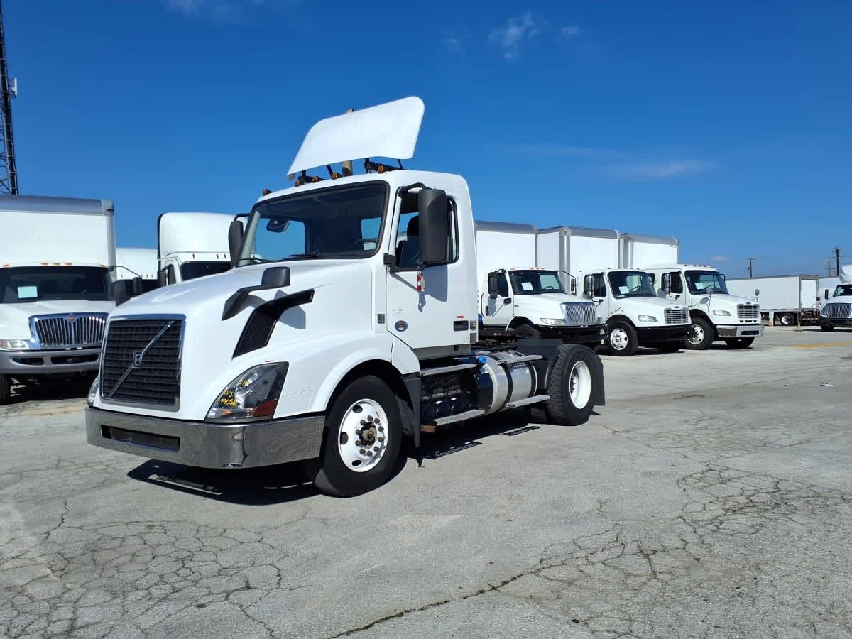 2016 Volvo VNL 860 in Fort Worth, TX
