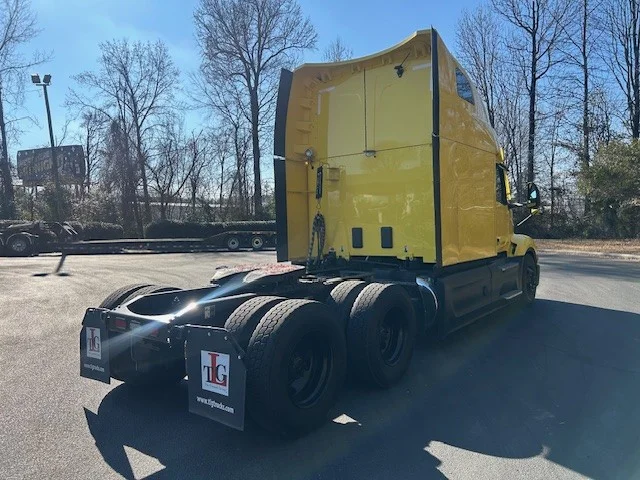 2023 Peterbilt 579 - image 4