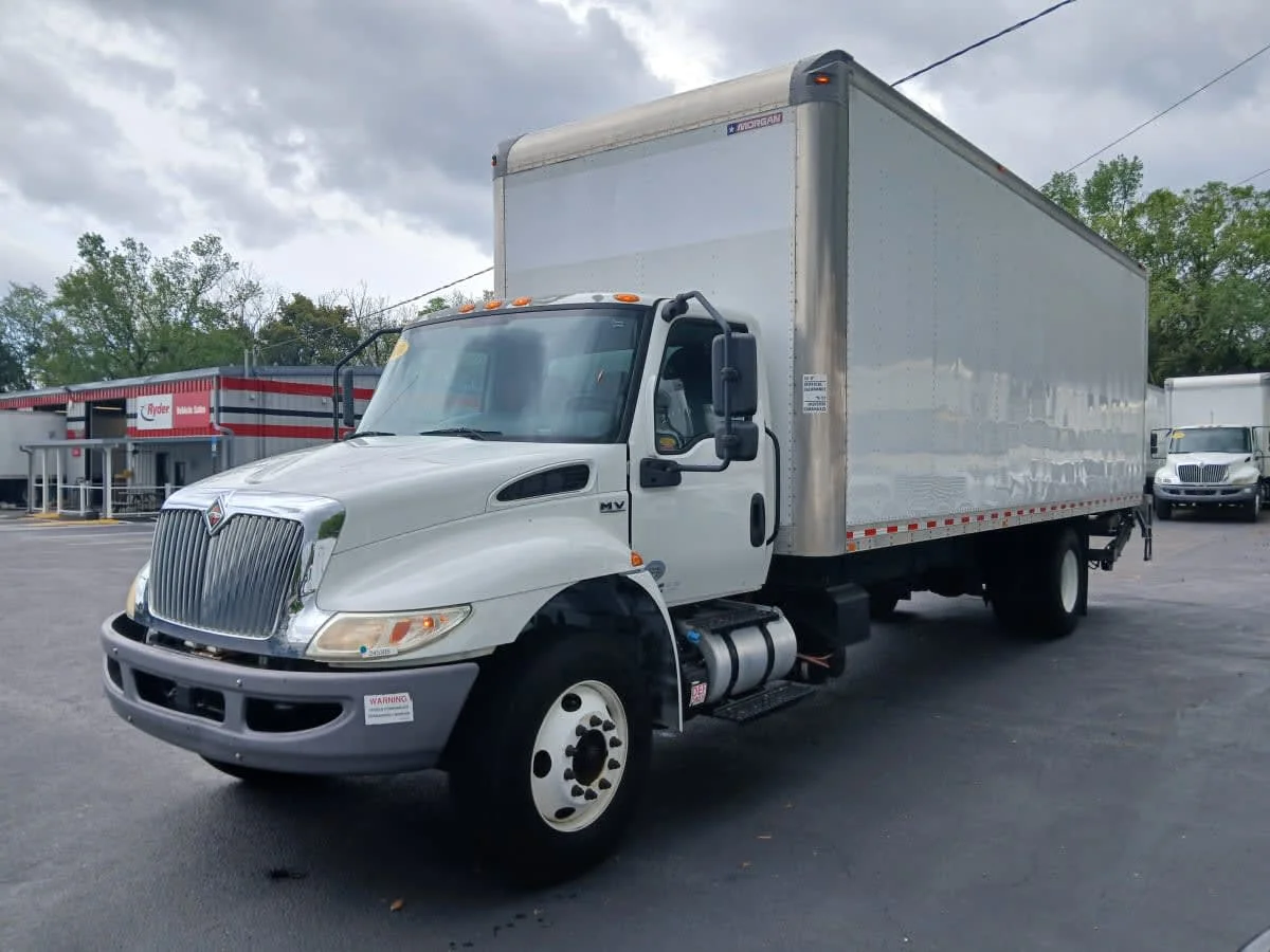 2020 International MV - image 2