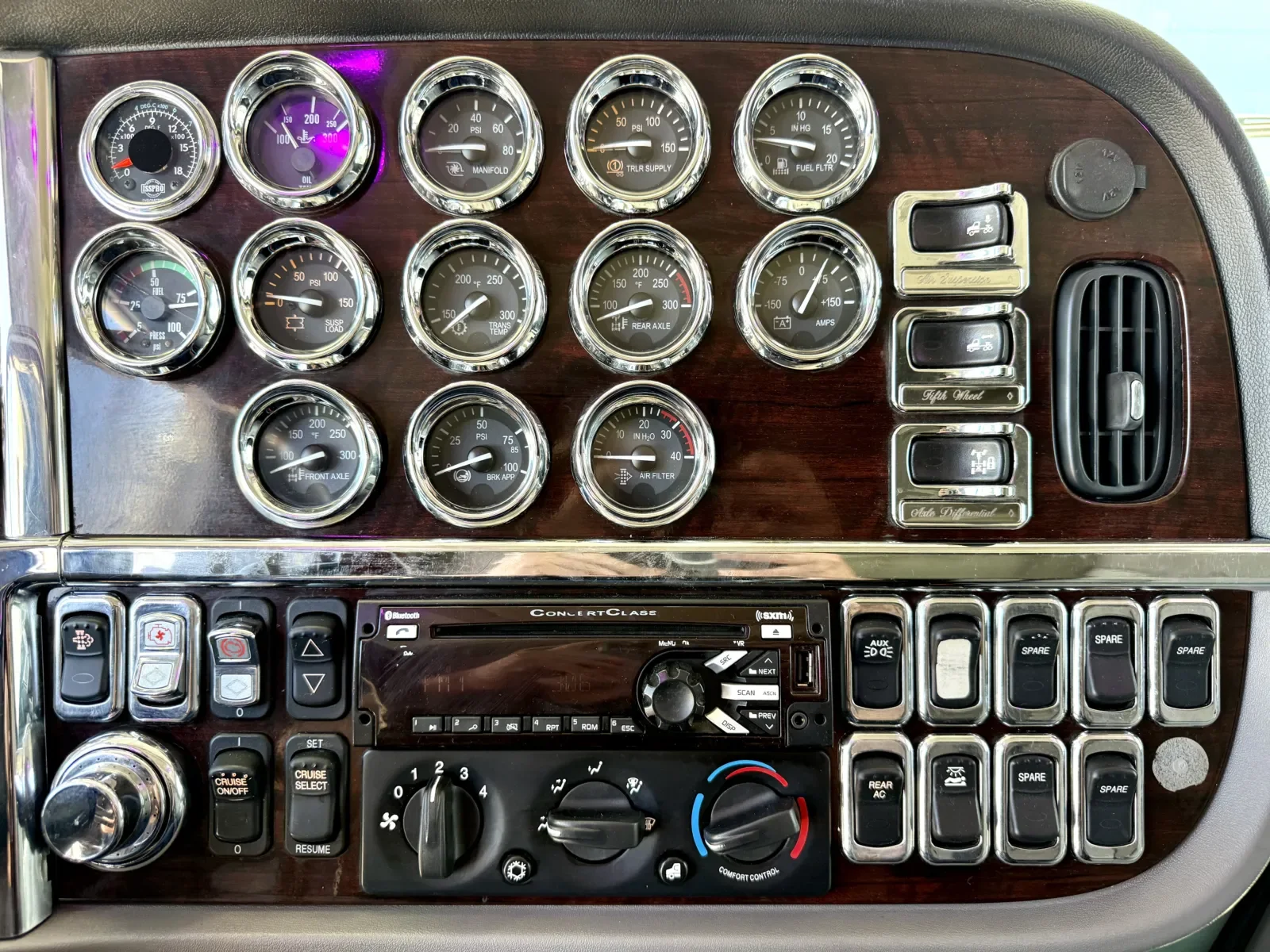 2015 Peterbilt 389 in New Lenox, IL — photo 18