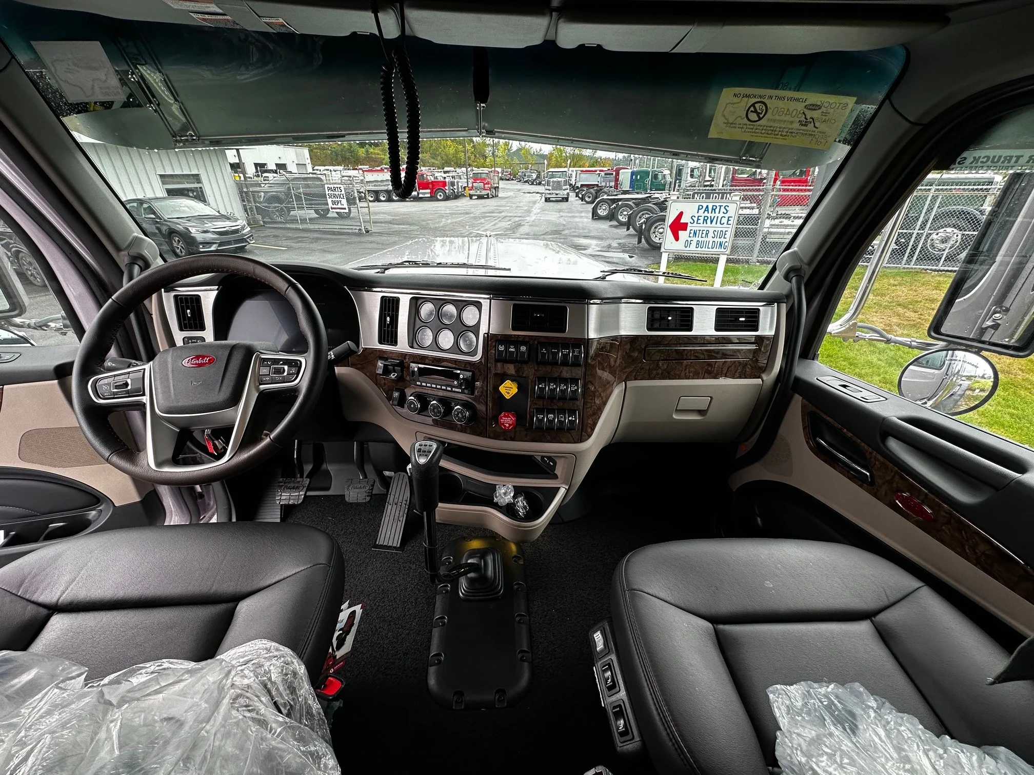 2026 Peterbilt 589 - image 14