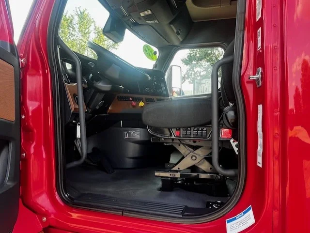 2021 Freightliner Cascadia in Greensboro, NC — photo 15