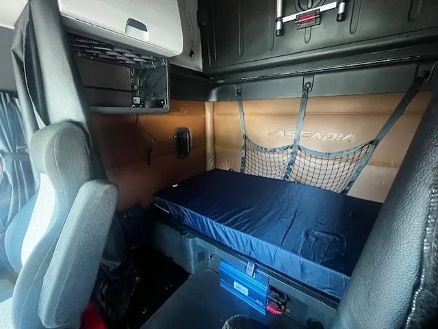 2021 Freightliner Cascadia in Greensboro, NC — photo 18
