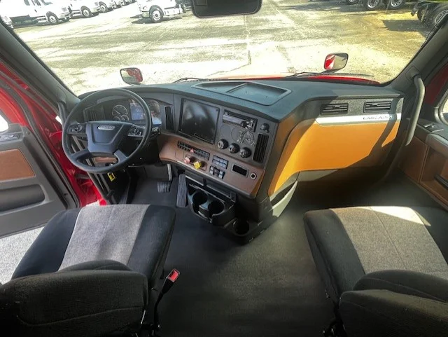 2021 Freightliner Cascadia in Greensboro, NC — photo 21