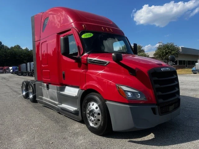 2021 Freightliner Cascadia in Greensboro, NC — photo 2