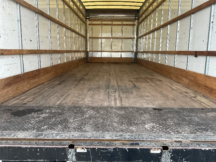 2021 International MV - image 9