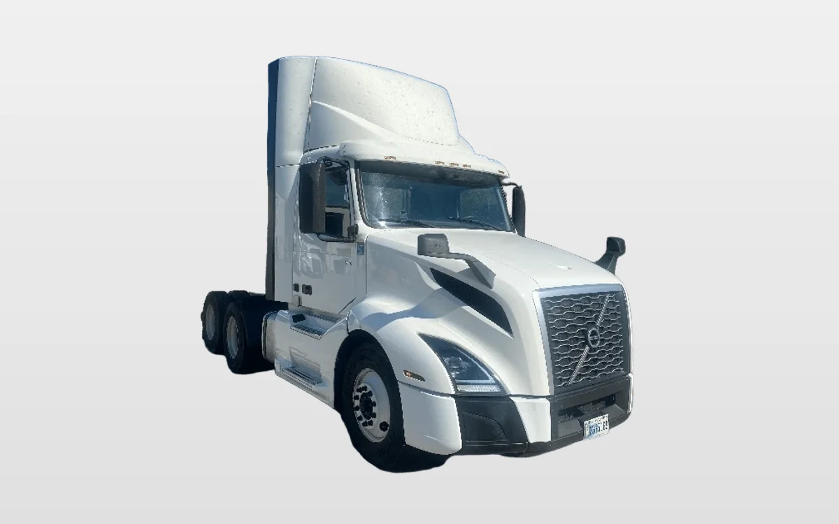 2020 Volvo - image 1