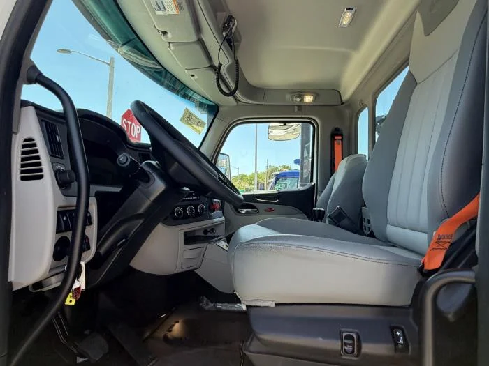 2027 Peterbilt 567 in Orlando, FL — photo 12