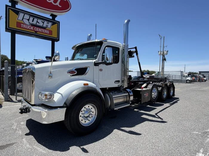 2027 Peterbilt 567 in Orlando, FL — photo 2