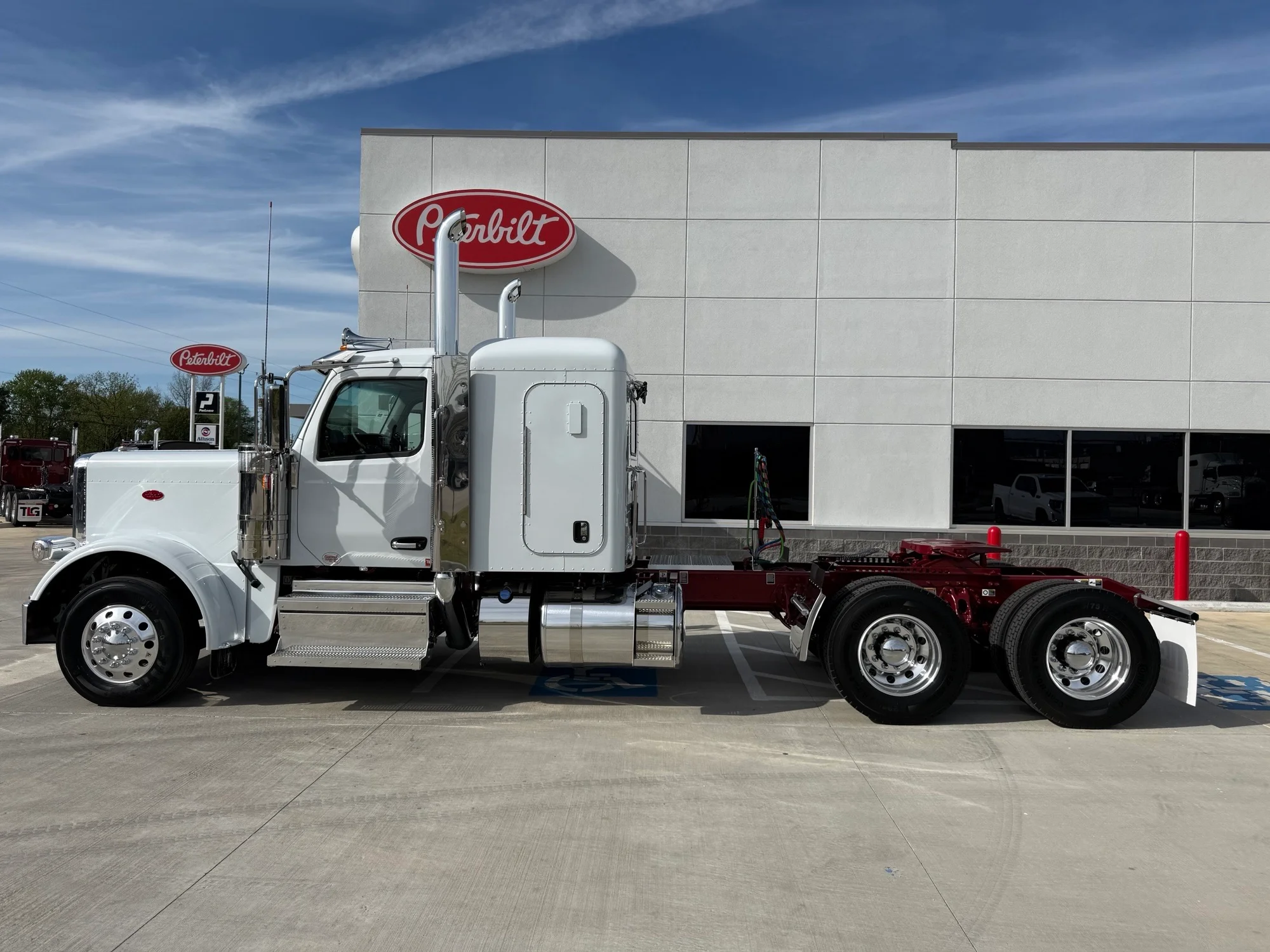 2027 Peterbilt 589 in Lowell, AR — photo 2