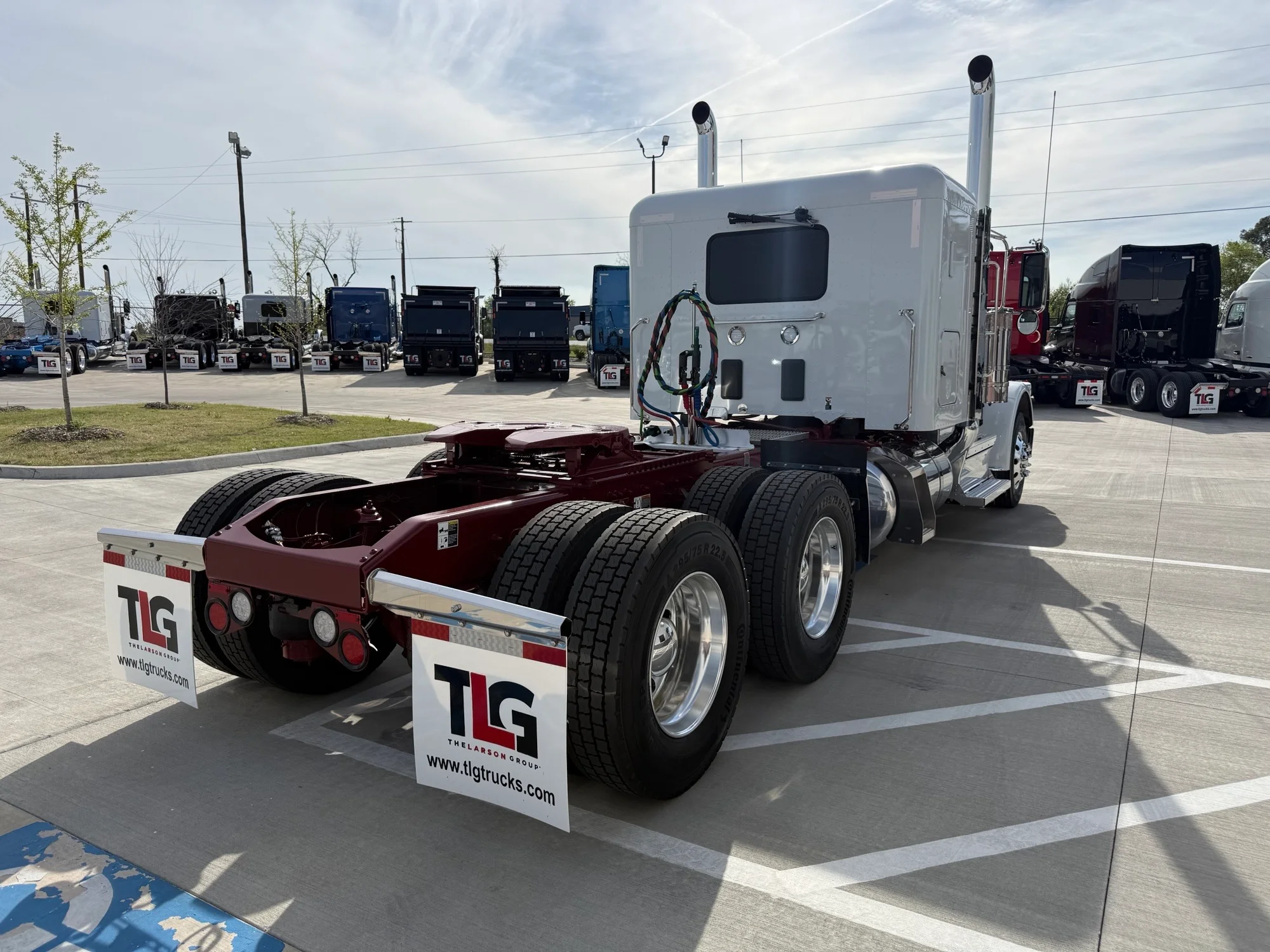 2027 Peterbilt 589 in Lowell, AR — photo 5