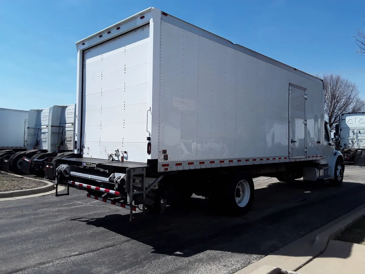 2019 Freightliner M2 106 in Bolingbrook, IL — photo 4