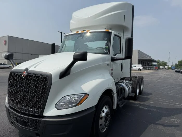 2027 International LT — photo 2